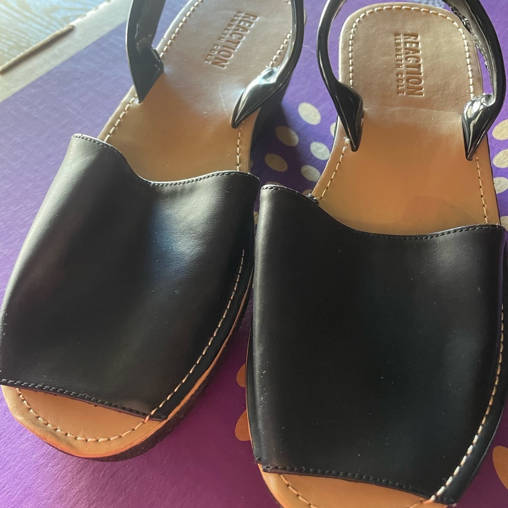 Kenneth Cole Reaction Black Open-Toe Sandals